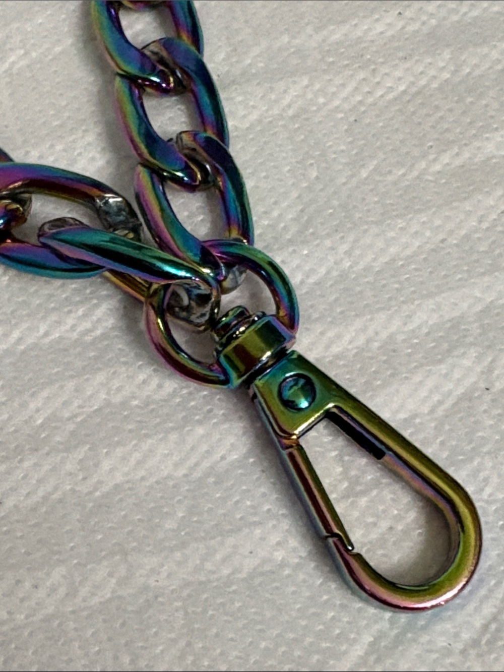 Iridescent Multicolor Chain Strap Accessory - Picture 3 of 4